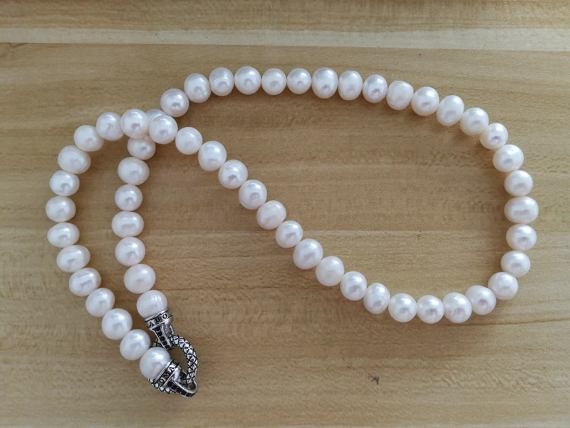 

Thomas 10mm Freshwater Pearl with Circle Clasp Beads Men Necklaces, Rebel Heart Style Jewelry Gift for Men TS N998