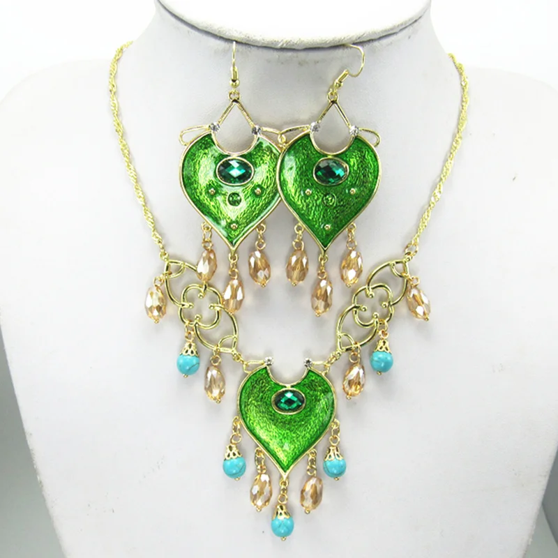 2019 New Aladdin Cosplay resin Pendants Princess Jasmine Necklace Women Gifts