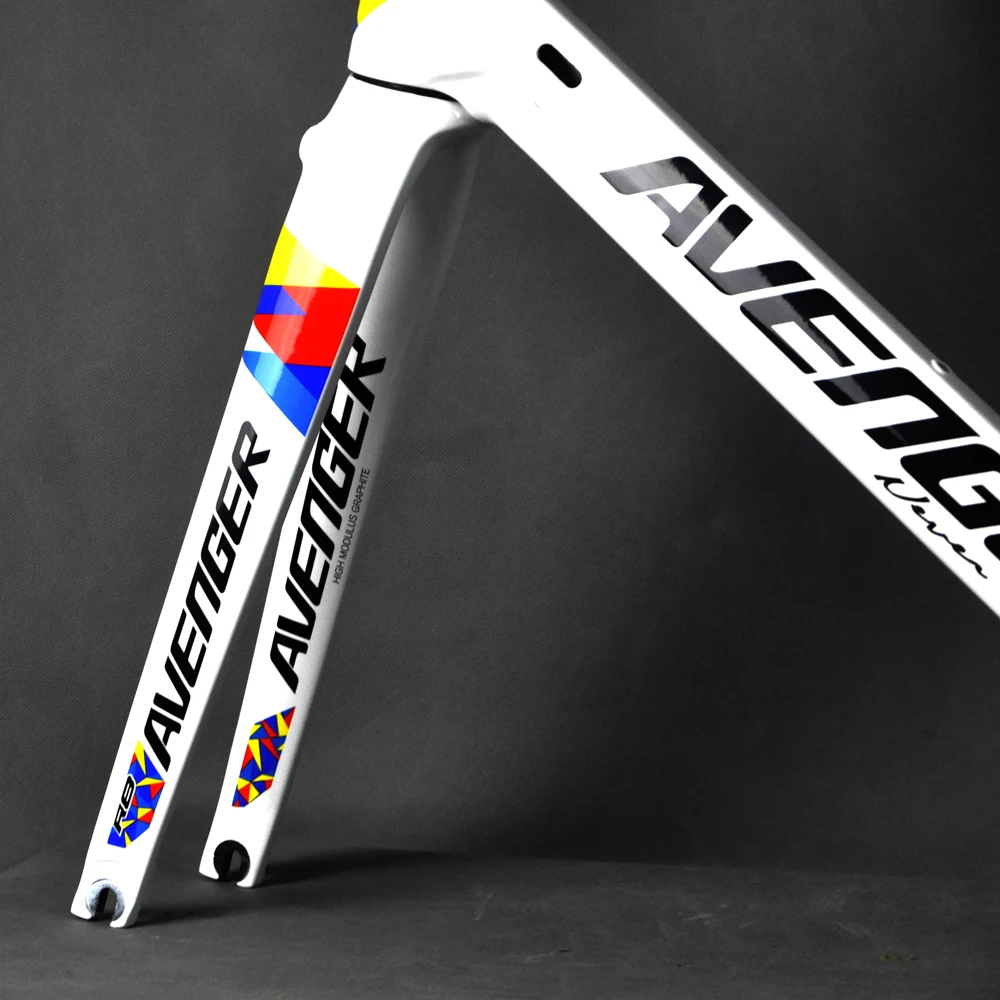 Best AERO Road Bike Bicycle Frame Carbon Road Bike FM169 White Avenger Logo Painting R8 Glossy AREO SEAT POST 130*9mm 5