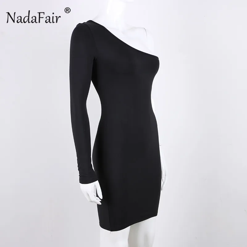 one shoulder black dress02