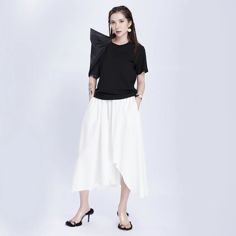 TWOTWINSTYLE летняя однотонная Лоскутная Женская футболка с круглым вырезом и асимметричным рукавом, свободные топы, Женская корейская мода, новая одежда