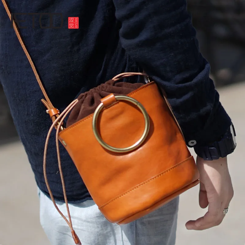 

BJYL Manual one-shoulder slanted back bucket bag ladies plastic type old drawstring leather vegetable tanned leather retro