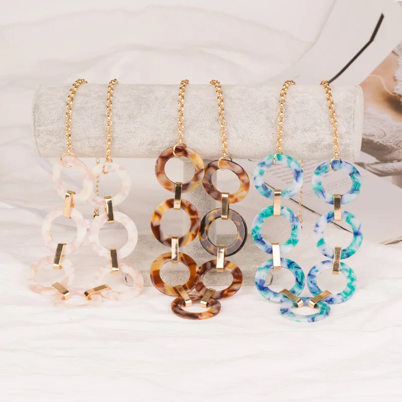 Vintage Fashion Acetic Acid Acrylic Metal Chains Necklaces Wholesale for Women Acetate Resin Geometric Round Pendants Jewelry (1)