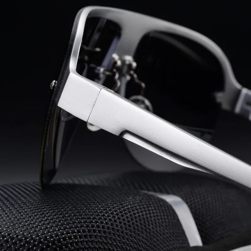 3559160224_1986479287