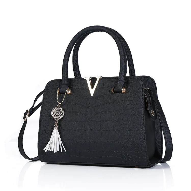 

Fashion Handbag 2019 New Women Leather Bags V Letters Designer Handbag Luxury Lady Shoulder Crossbody Bags Fringed Messenger Bag