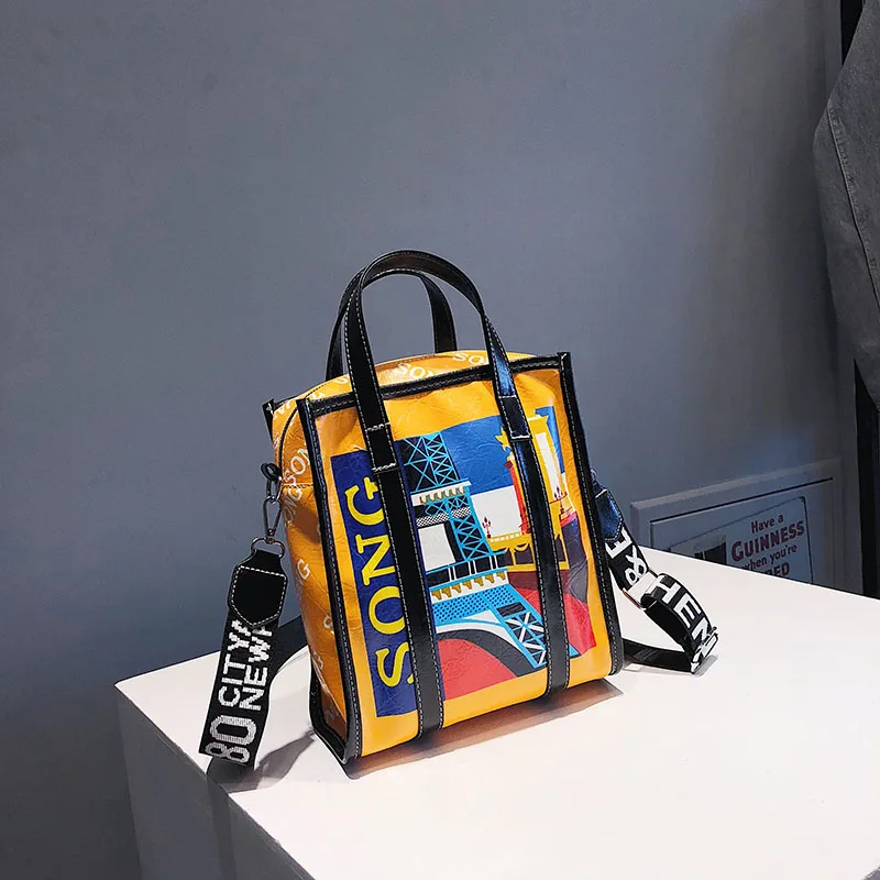 

Messenger Bag Graffiti Shoulder Bag Handbag Lady Bag 2018 Cartoon Anime Small Square Bag Printing Fashion Retro Casual Handbag