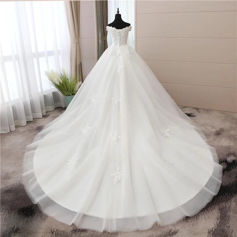 Белое винтажное роскошное свадебное платье с длинным шлейфом 120 см Новое