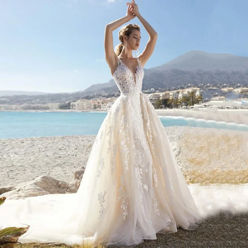

Eightale Beach Wedding Dresses Boho V-Neck Lace Bridal Dress Vintage Backless Long Train Wedding Gowns 2019 vestidos de noiva