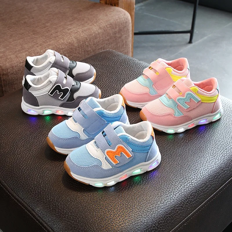  Spring Autumn Children Led Leisure Shoes Boys and Girls Sports Running Shoes Glowing Sneakers Flash