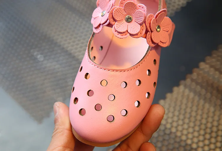 Детские сандалии Баотоу; цветы из дышащего материала для девочек сандалии детские Студенческие сандалии на нескользящей мягкой подошве летние туфли в стиле «Принцесса»