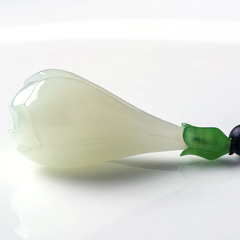 Free shipping natural handmade jade Hetian white jade flower pendant necklace pendant female models magnolia pendant Free shipping natural handmade jade Hetian white jade flower pendant necklace pendant female models magnolia pendant