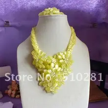 Соблазнительное модное ожерелье с цветами