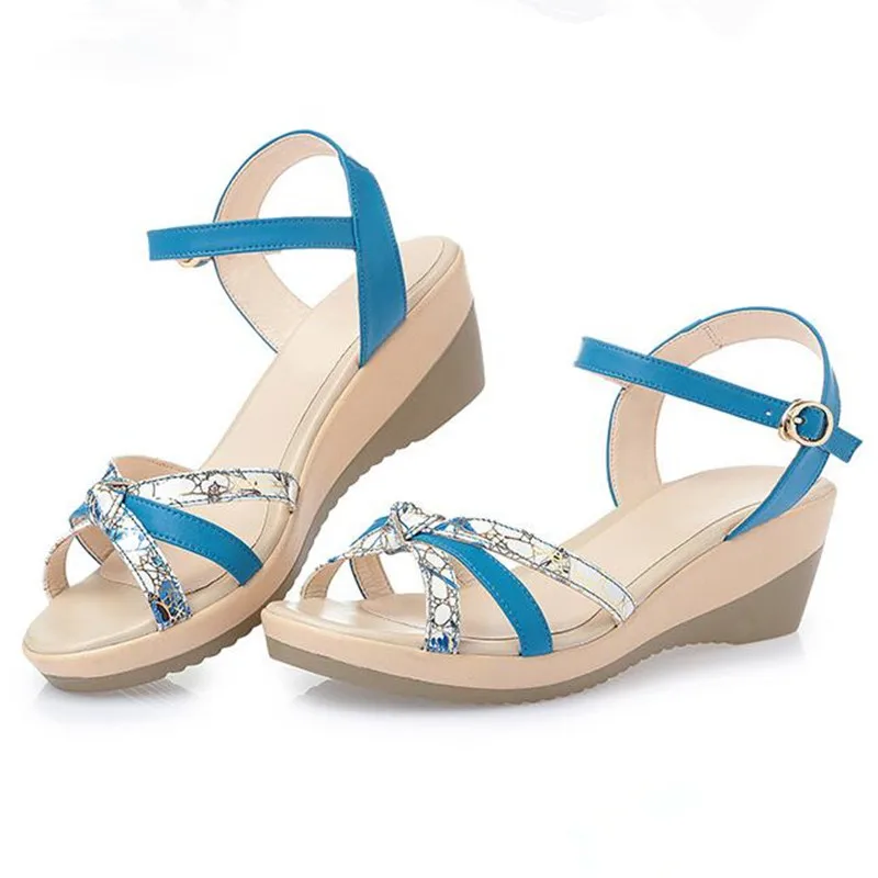 2019 جديد الطباعة بيل ألوان الصيف المرأة الصنادل حقيقية أحذية من الجلد صندل كاجوال أنيقة و مريحة أسافين الصنادل 2019 جديد الطباعة بيل ألوان الصيف المرأة الصنادل حقيقية أحذية من الجلد صندل كاجوال أنيقة و مريحة أسافين الصنادل