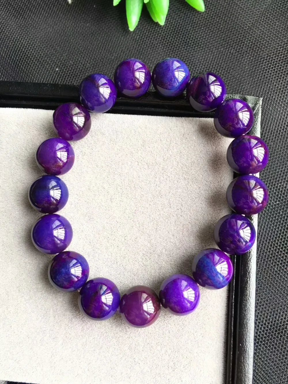 12 mm Naturel Violet Cristal Violet Pyramide Gemstone Round Beads Bracelet AAAA