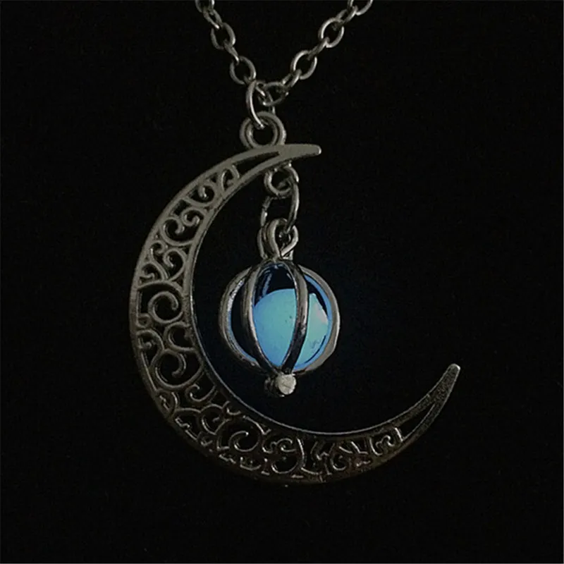 Christmas Gift Glow Necklace Cresent Moon Necklace Jewelry Luminous Dangle Pendant with Glow In the Dark (2)