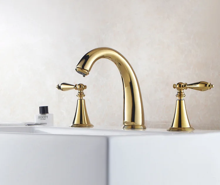 2723826616_1820063467