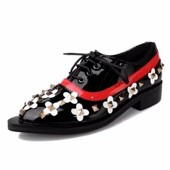 

ZOEYUAI New Fashion Vintage Unisex Flower Rivet Oxfords For Women Pointed Toe Thick Heel Lace Up Oxfords Shoes Chaussure Femme