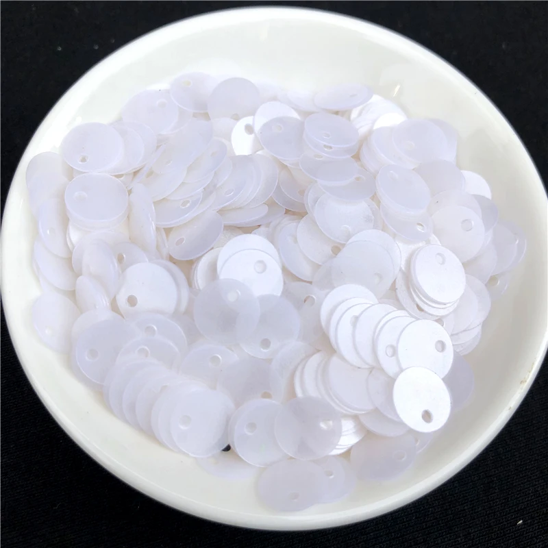 Sequins Accessories Multi Size 6mm 8mm 10mm Flat Round Sequins Matte Glitter PVC Sequin Paillettes for Women Garments
