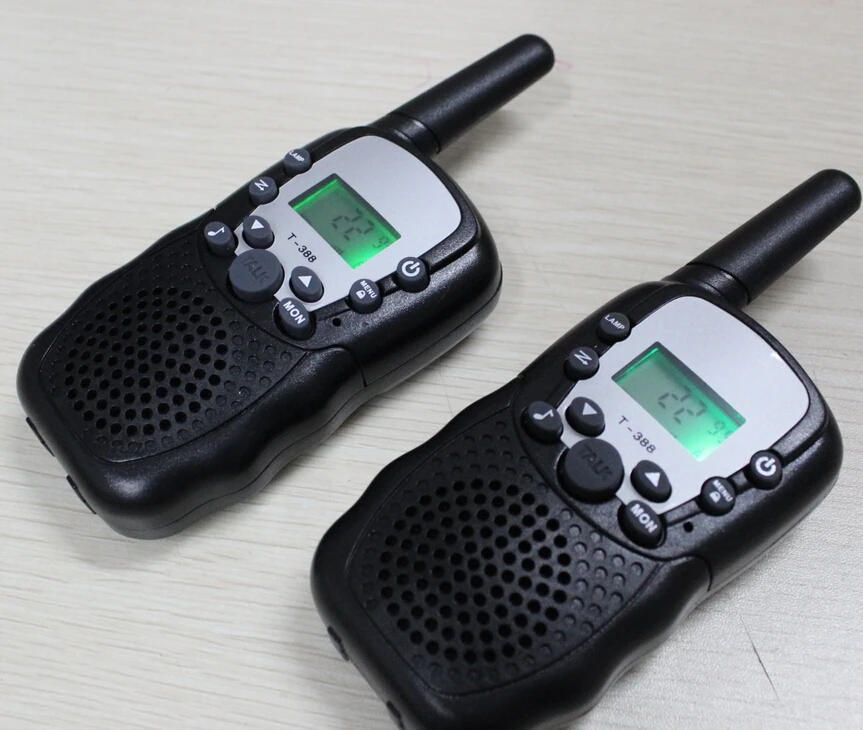 新しい子供99コードt388ポータブル携帯ラジオトランシーバーペアuhf
