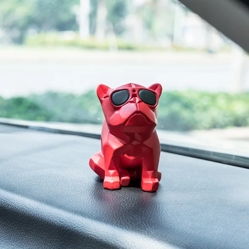 Cool Cartoon Resin French Bulldog Car Ornaments Geometric Creative Car Dashboard Decoration Voiture Ornament Car Accessories - Название цвета: Красный