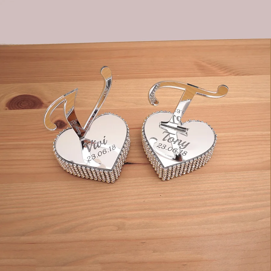 

2 pieces Personalized Mirror Heart Standing Letter Diamond Rhinestones Custom Name Wedding Bride Gift Verlobungstablett Favors
