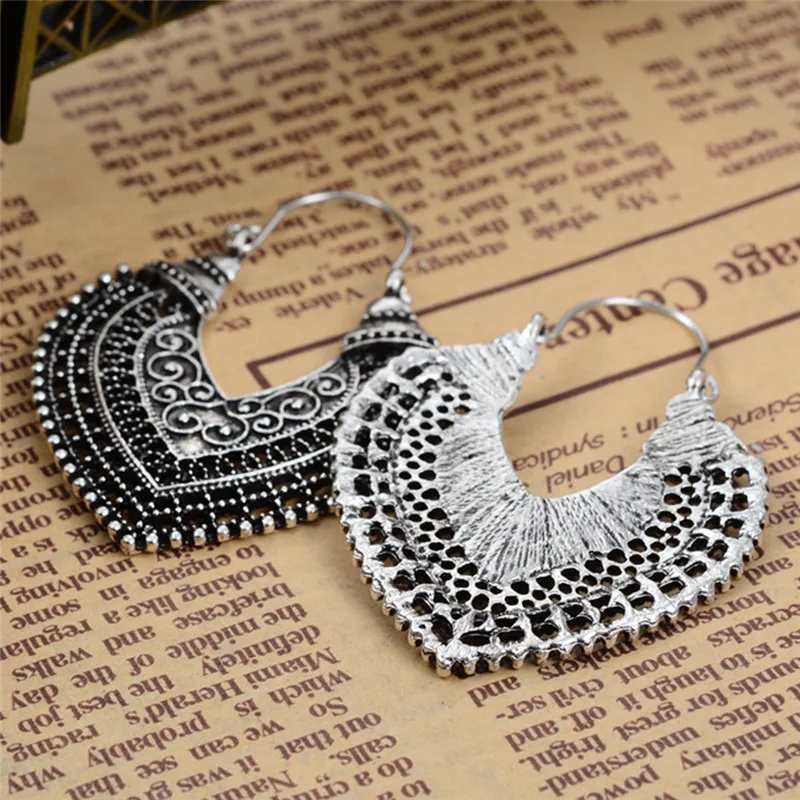 

1 Pair Hollow Heart Ethnic Vintage Bohemian Turkish Style Bronze Silver Plated Carved Metal Hanging Dangle Earrings For Women