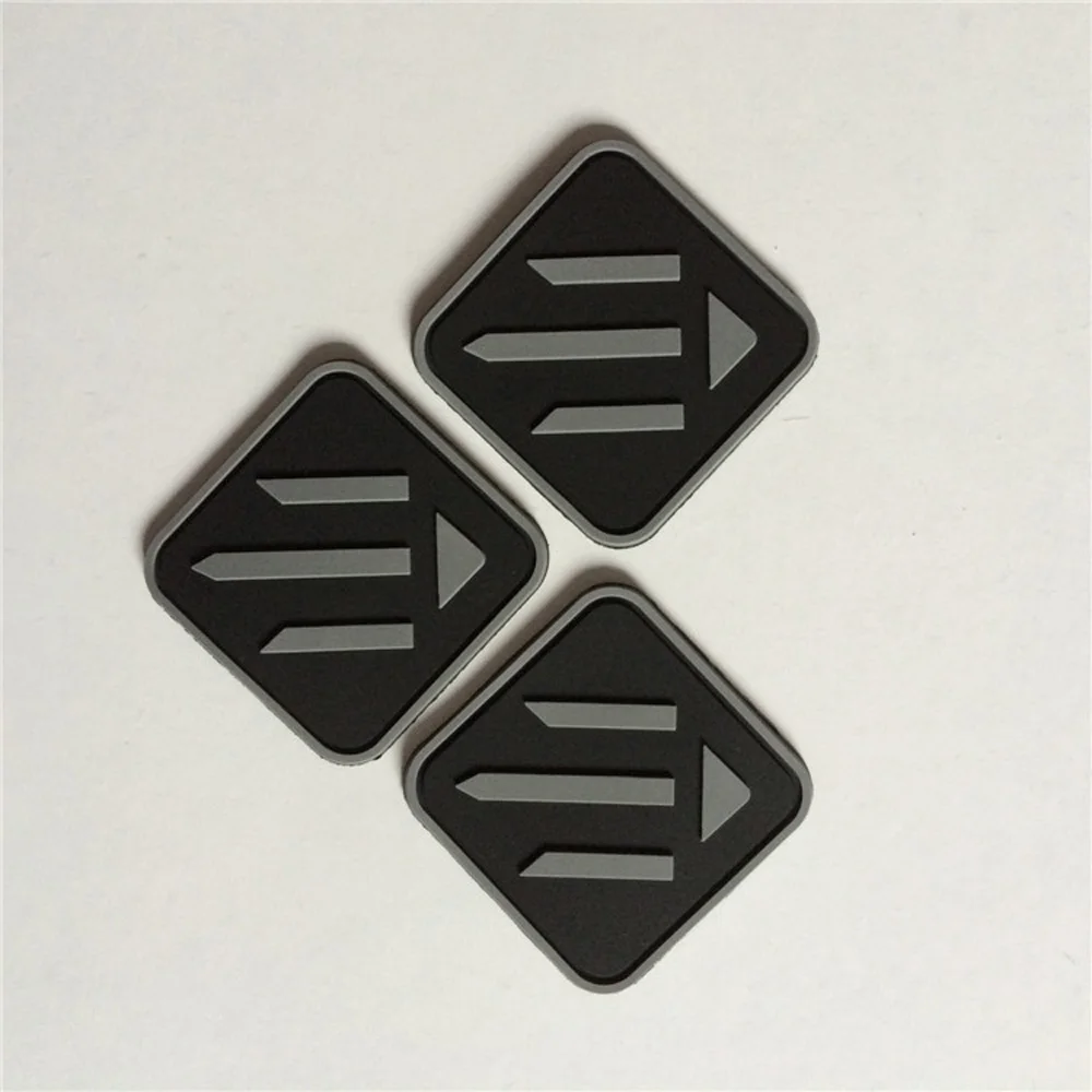 

(1000pcs/pack) Customized PVC 3D badges, plastic labels/ patches with brand name and logo for garment accessories