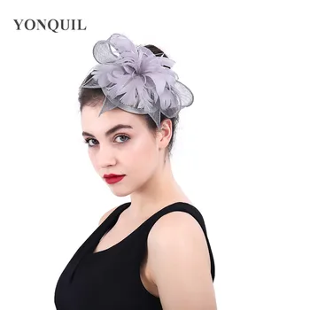 

Sinamay party fascinator feather hats sposa with bowknot decor hair accessories on hair combs headwear 2018 New style gray