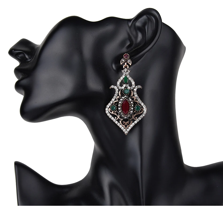 vintage-long-pendant-earrings_10