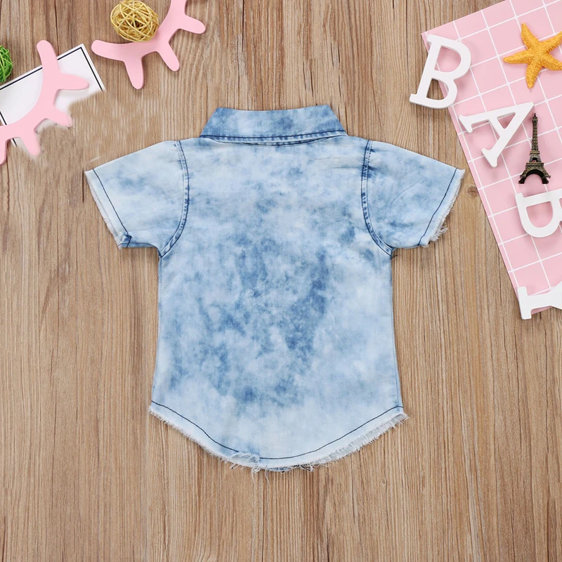 Модная детская одежда для малышей с принтом для мальчика короткий рукав Небесно-Голубой отложной воротник Джинсовые рубашки Топы Жан летняя футболка