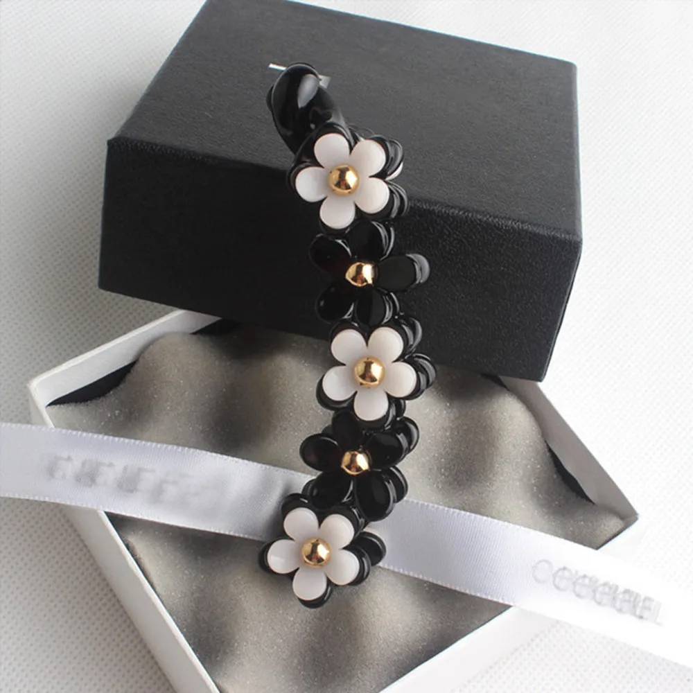 

1PC Creative Women Girls Acrylic Hair Clips West Camellia Banana Gold Sliver Clamps Hairpins Barrette Hair Headdress Accessories