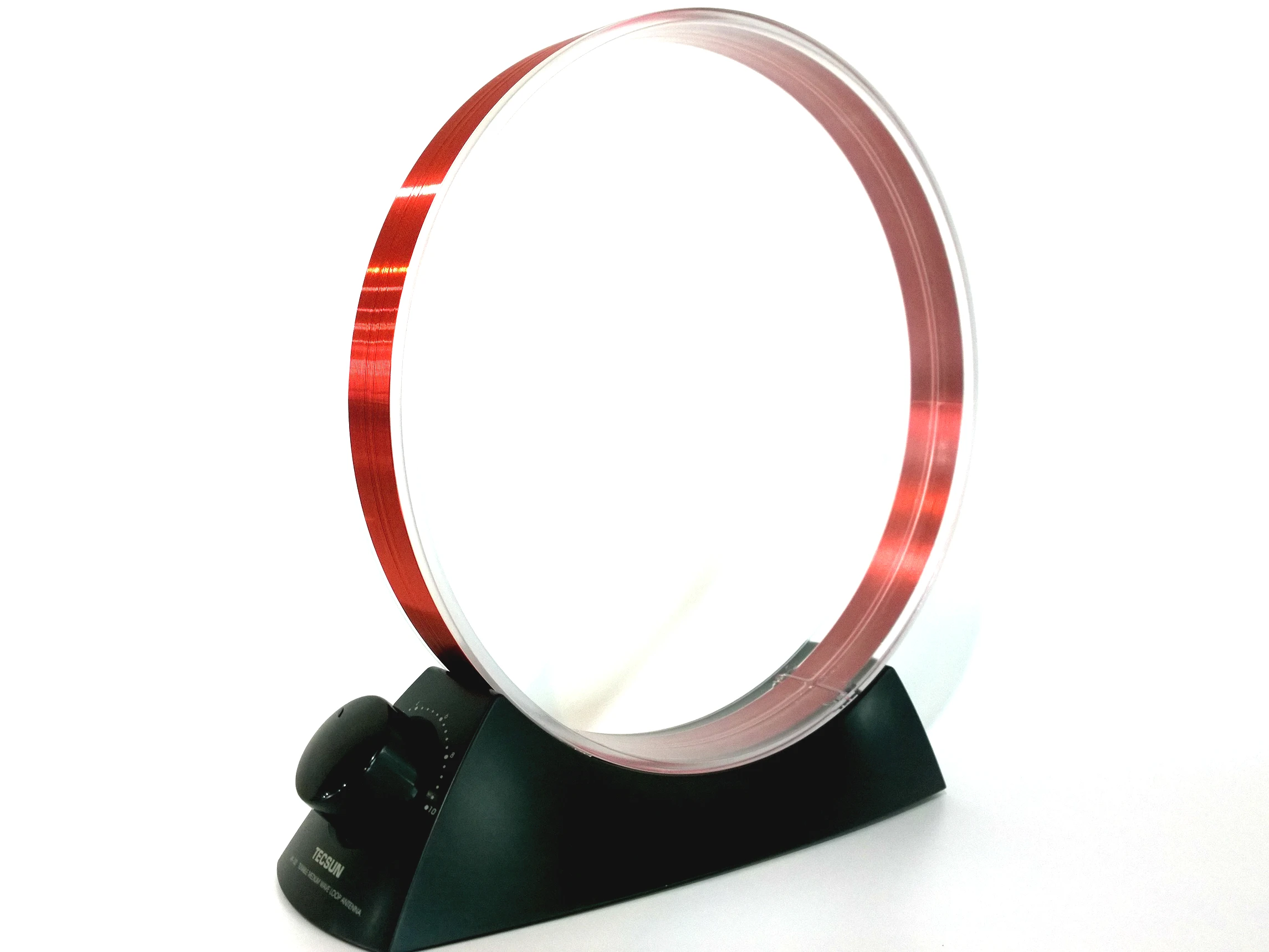 

Ore radio without the use of batteries from the ubiquitous electromagnetic wave energy