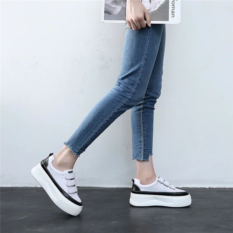 

2018 autumn new fashion simple color matching platform casual shoes women comfortable breathable flat shoes.