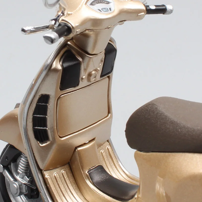 1:18 scale maisto Piaggio Vespa GTS 300 scooter motorcycle diecast vehicles sports motor bike toys models for children gold