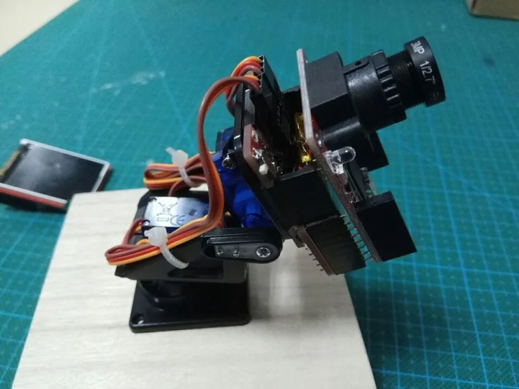 

OpenMV Camera + LCD Liquid Crystal Module + Battery Charging Expansion Module + Steering Gear PTZ