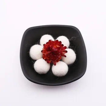 

Teeth accessories Wool Felt Balls White(60pc/lot 20mm)Handmade Wool Pom Pom Beads DIY Nursery Kid Decor Wool Bedroom Wall