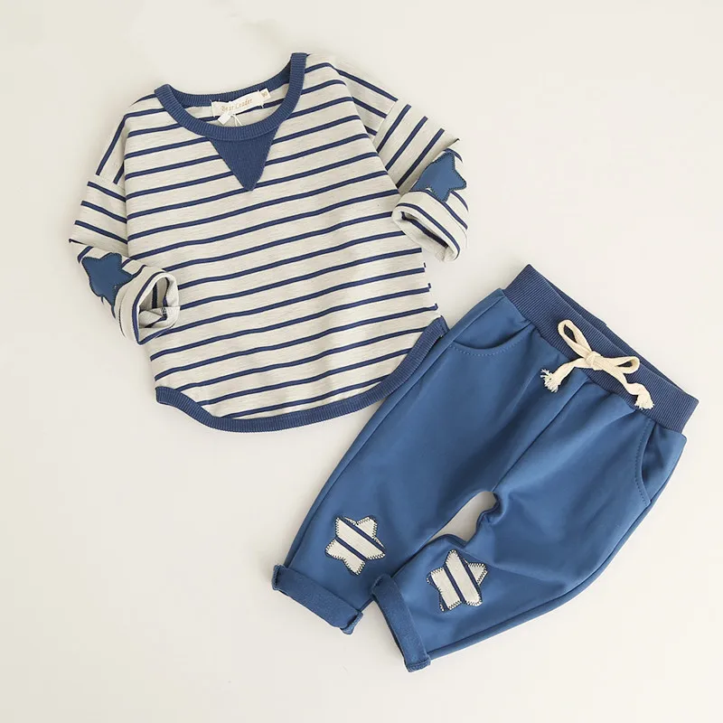 Комплект одежды для маленьких мальчиков, модный детский костюм в полоску с длинными рукавами, комплект из топа и штанов для малышей
