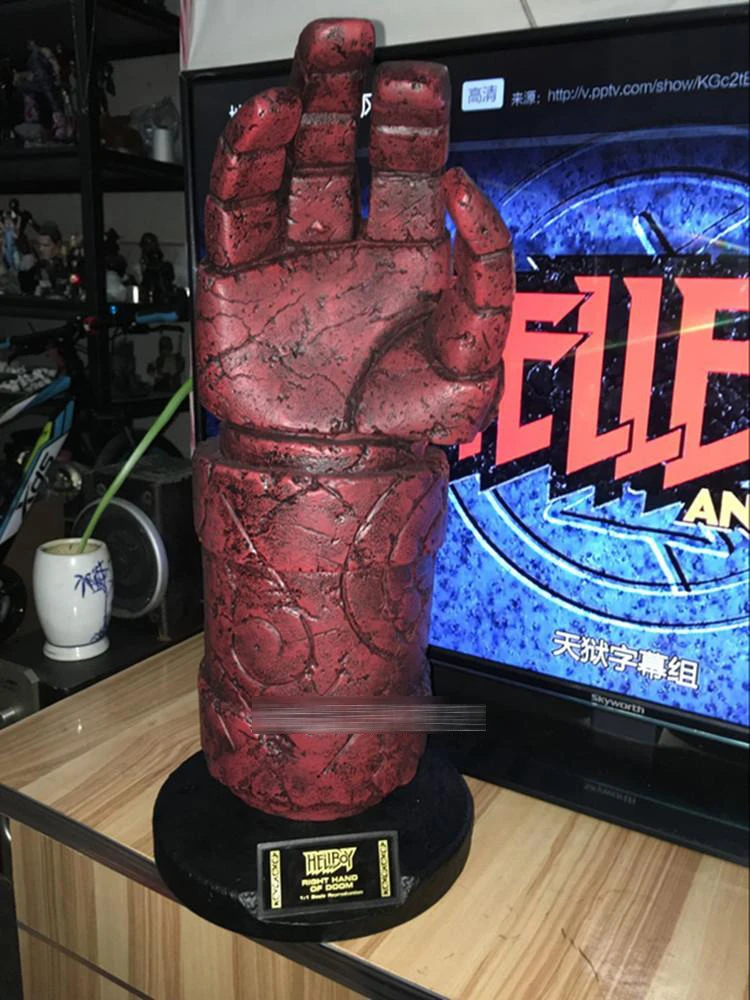 1:1 Scale Life Size Scale Prop Hellboy Right Hand of Doom Replica 