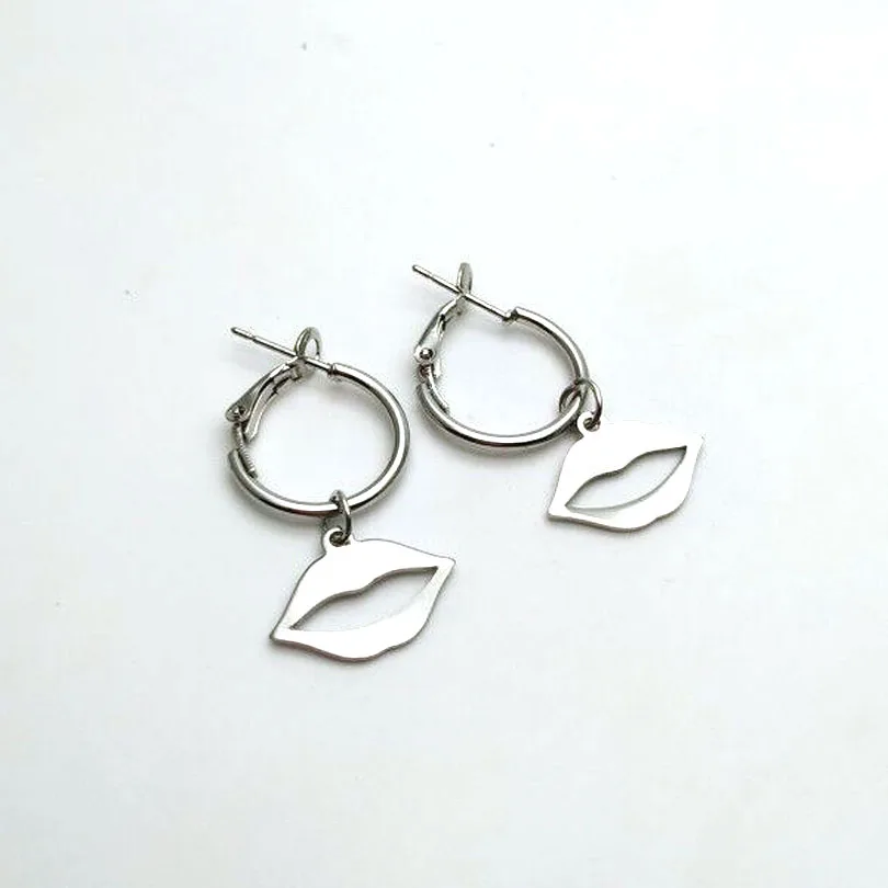 ZLDYOU 2pcs Stainless Steel Sexy Lips Pendant Earring Jewelry Hoop