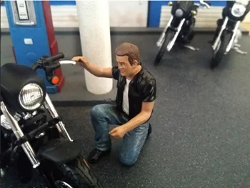 

1:18 AMERICAN Scene Man Doll Figure 23867