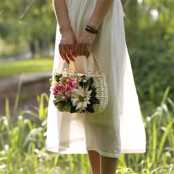 

Straw Bag Women Wooden handle Handbag small Beach tote bags for women Travel Beach Bag 2019 new Handmade flower woven bag