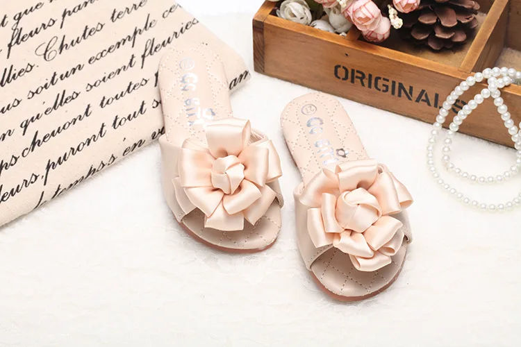 Тапочки для принцессы; тапочки ручной работы с цветами для девочек; элегантные Детские кроссовки; домашняя обувь с открытым носком; детские тапочки; розовые Тапочки для малышей