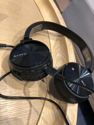 Беспроводная стереогарнитура SONY MDR-ZX330BT Bluetooth, черная с микрофоном NFC