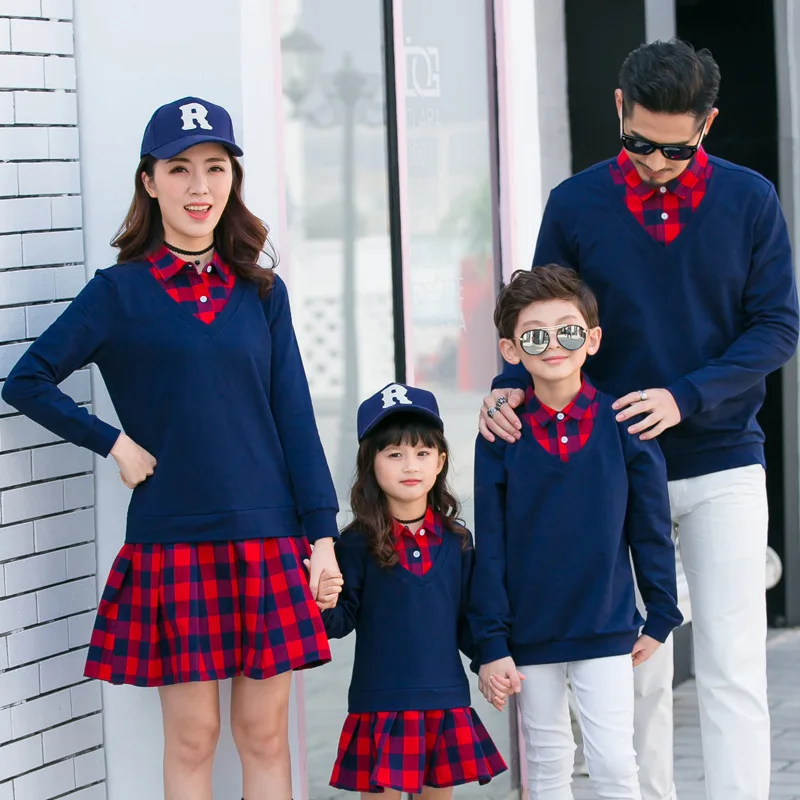 Одинаковая одежда для всей семьи Одежда для папы, мамы, дочки и сына для малышей весенне-осенняя клетчатая футболка с капюшоном и длинными рукавами