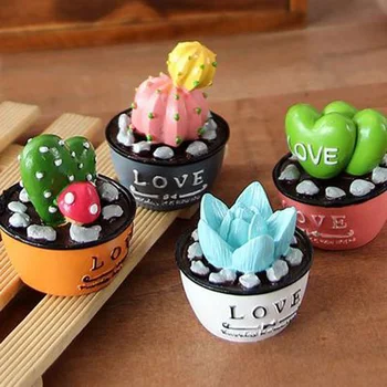 

100pcs/lot Japanese Kawaii Simulation Mini Bonsai Plants Artificial Cactus Creative Home Decoration Furnishing Gift Resin Crafts