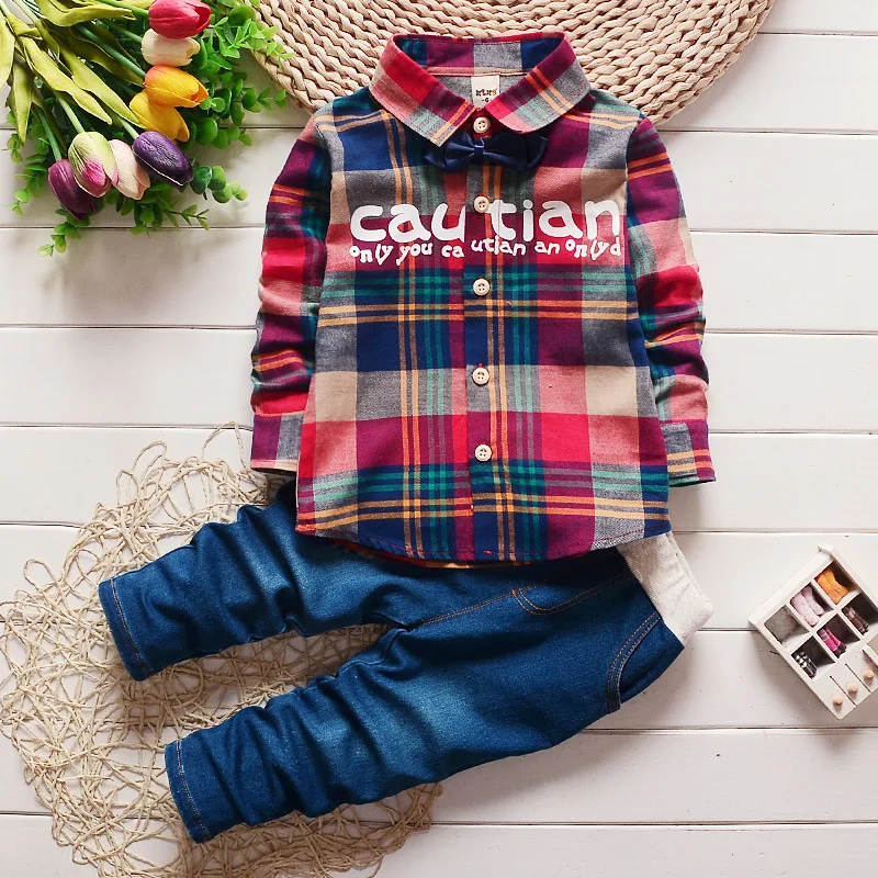

2017 new children's clothing Spring Festival baby Korean version of the boy fitted with stripes, letters baby suits + cowboy