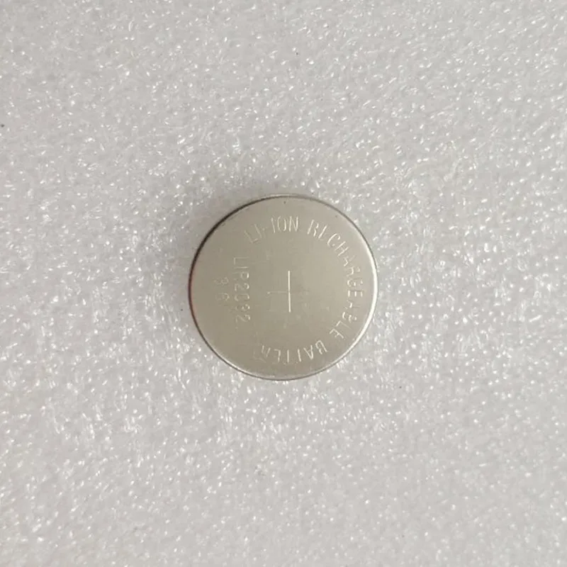 

New! 2pcs/lot LIR2032 3.6V Li-on Rechargeable Button Coin Cell Battery Can Replace CR2032 for watches