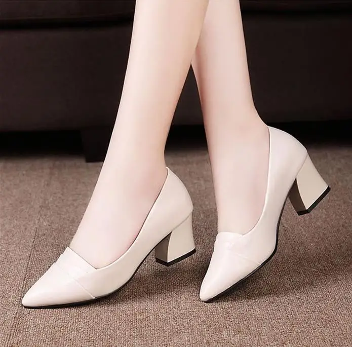 Talon Aide 2018 Épais Été D'été Pointe Rouge Travail Avec Dames Unique Et Chaussures vin blanc Printemps Faible Une Nouveau Noir wqSqvfgX