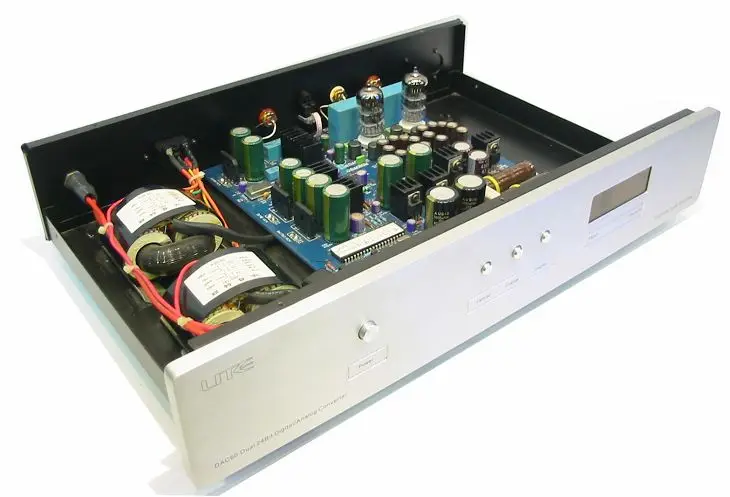 

LITE DAC-72 decoder PCM1702 * 2 tube output to accept 44.1 kHz ~ 96kHz Signal 110V and 220V