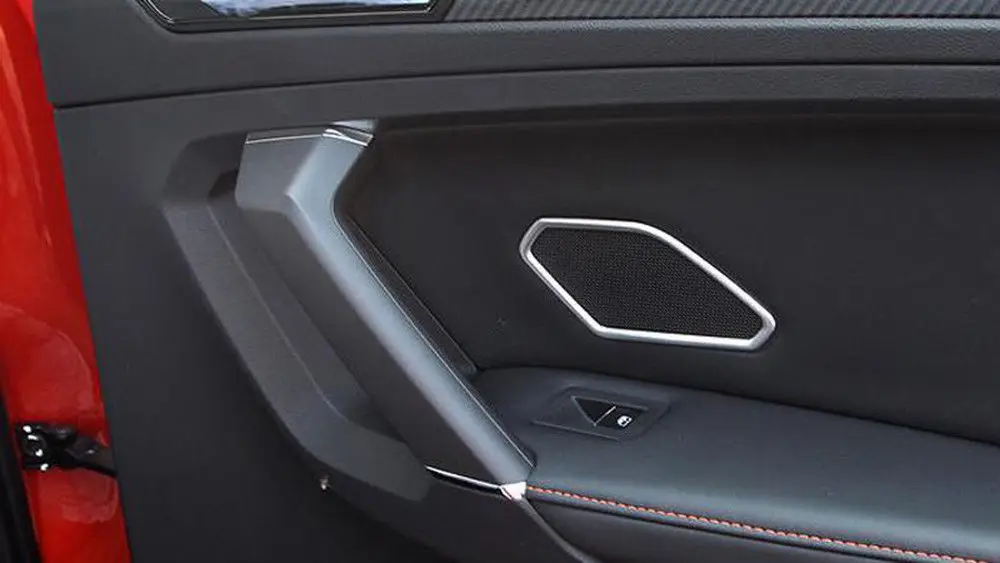 Покрытие для звуковых колонок внутренней двери BBQ @ FUKA отделка Volkswagen VW Tiguan MK2 2018